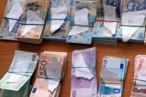 Ei sunt cei doi cãmãtari din Ploiesti retinuti de Politie: Pădure Adrian, zis “Spartak” şi Pădure Gabriel, zis “Ardeleanu”