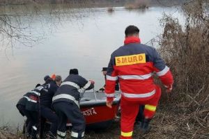 Persoană posibil înecată la Sântioana