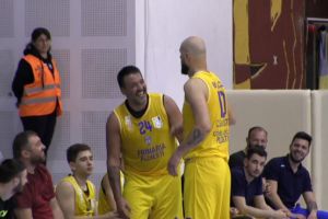 Știinţa de a învinge liderul