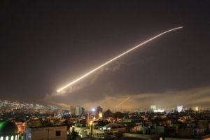 Dezvăluiri ȘOCANTE. Donald Trump a vrut o PLOAIE de BOMBE peste Siria. Liderul SUA , oprit în ULTIMA CLIPĂ