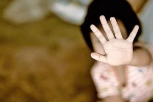 PATRU FRAȚI minori, din Cumpăna, VICTIME ale VIOLENȚEI şi nepăsării părinţilor, PĂZIȚI DE AUTORITĂȚI. Violenţa domestică face ravagii la Constanţa 