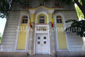 Aproape jumatate de milion de euro - suma platita anual pentru birourile functionarilor publici!:  Primaria Constanta, chirias de lux in spatiile unor afaceristi (documente + galerie foto)