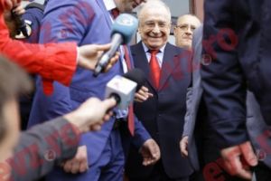 Se îngroaşă gluma pentru Ion Iliescu