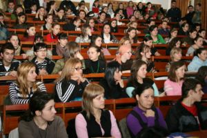 Student/ă la jurnalism? Participă la concurs, pentru o experienţă jurnalistică la nivel european