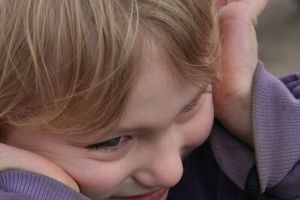 Descoperire REVOLUȚIONARĂ: Care este ADEVĂRATA cauză au AUTISMULUI