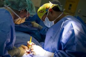 PREMIERĂ ABSOLUTĂ în România! Primul transplant de plămâni se face ACUM la Spitalul Sf. Maria din Bucureşti