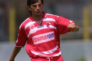 Azi se alege noul preşedinte al Federaţiei Române de Fotbal