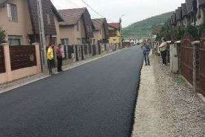 FOTO: Asfalt nou pe strada Grigore Ploieşteanu