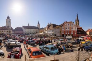 Cele mai frumoase maşini de epocă vin în weekend la Sibiu