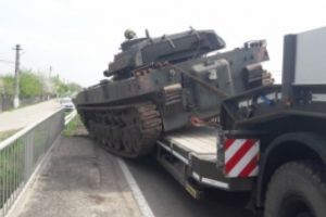 Un TANC a cazut pe sosea, la Loloiasca. Trafic ingreunat pe DN 1B