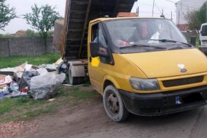 Tupeu cu carul pe timisorenii care alimenteaza rampele clandestine de gunoaie