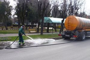 Începe acţiunea de spălare a străzilor şi trotuarelor. Vezi programul