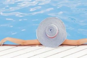 Polonezii trăiesc pe PICIOR MARE: Cheltuielile pentru LUX cresc mai TARE decât PIB-ul ţării