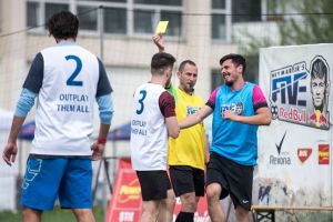 Jucati fotbal si puteti ajunge la Paris. Au inceput inscrierile locale