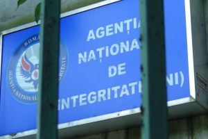 CONSILIER local, declarat INCOMPATIBIL de ANI după ce i-au fost ÎNCREDINȚATE două LUCRĂRI de prestări servicii