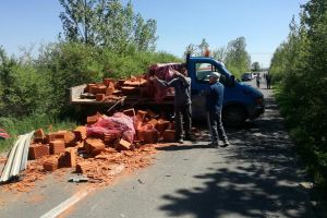 ACCIDENT cu două VICTIME! Drum BLOCAT (FOTO)