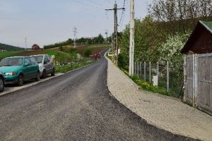 Strada de acces spre cimitirul Remetea, asfaltată!