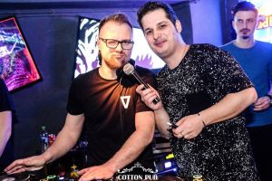 DJ-ii de la cel mai tare club din Cluj mixează la Cotton Pub