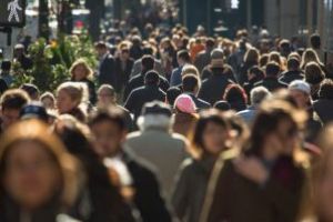 Românii îşi doresc de la UE mai multă stabilitate în economie şi mai puţină corupţie – studiu