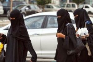 Femeile saudite vor putea sa conduca automobile incepand din 24 iunie