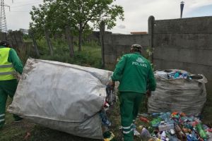 Constanta. Actiune de igienizare, desfasurata de politistii locali si angajatii Polaris in zona Valea Portului