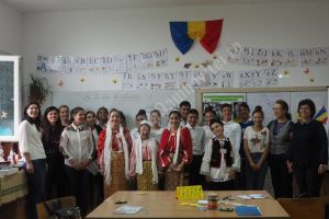 Elevii de la Școala Gimnazială Drăgăeşti-Pământeni învaţă cum să fie antreprenori