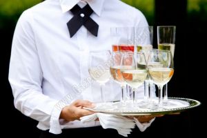 TÂRGOVIŞTE: Locuri de muncă în industria serviciilor de restaurante