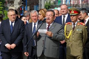 Prefectul Judeţului Dolj, Dan Narcis Purcărescu a dat citire mesajului ministrului Afacerilor Interne, Carmen Daniela Dan cu prilejul Zilei Independenţei de Stat a României