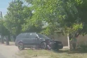 VIDEO. Accident în Păuleşti. Impact puternic între două maşini