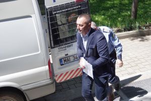 Patronii firmei Duo Mat Retail, cercetaţi pentru delapidare şi fals sub control judiciar