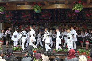 Festivalul folcloric „Flori de mai”, ediţia a XVI-a, duminică, la Iaslovăţ