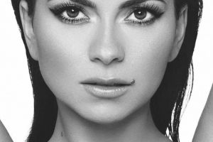 In timpul concertului din Istanbul, interpreta din Constanta, Inna, a cazut de pe scena