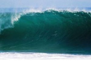 Un val cat un imobil de opt etaje pulverizeaza recordul pentru emisfera sudica