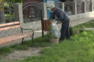  „Comuna leneşilor” a rămas cu 7 asistaţi. Soluţia primarului