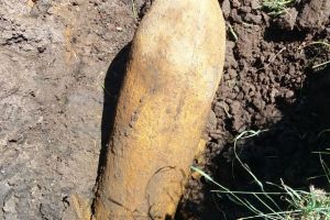 FOTO – Bombă de aviaţie de 150 de kilograme găsită la Cristian
