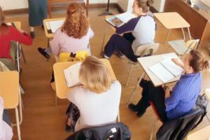 929 de candidaţi se „bat” pentru 45 de posturi titularizabile