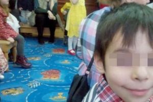 Poveste HALUCINANTĂ. Neavând BANI să plătească LUMINA, o FAMILIE a MINȚIT că băieţelul lor are CANCER pentru a primi DONAȚII