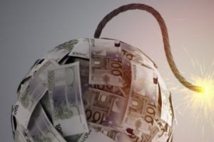 EURO stă să „EXPLODEZE”. Previziunile făcute de analişti ARUNCĂ ÎN AER moneda europeană