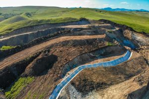 FOTO VIDEO/ Autostrada Sebeş – Turda: Alunecări de versant şi de taluzuri pe lotul 1. Fenomenul este monitorizat constant, neavând impact asupra proiectului