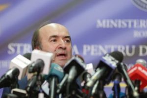 Tudorel Toader le dă peste nas experţilor GRECO: 'O recomandare nu poate fi obligatorie'