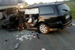 Doi morti si trei raniti, printre care si un copil de 3 ani, in urma unui accident, langa Lugoj