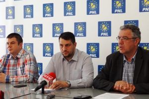 Conferinţă PNL: Liberalii craioveni sar cu parul pe propunerea de extindere a parcărilor cu plată. Giugea: Binomul Vasilescu Pintea, haos în Sănătate!