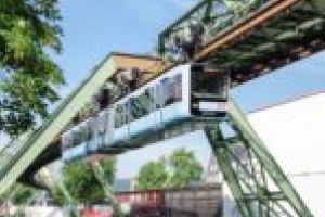 Țărăniştii suspendă tramvaiul lui Nelu Popa!