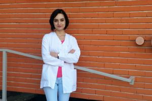 Împreună pentru Denisa: Studenţii din Oradea vând gogoşi, pentru a-şi ajuta o colegă grav bolnavă