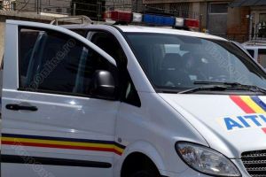 Tânăr bistriţean, reţinut după ce a furat bani şi bunuri din 18 taxiuri