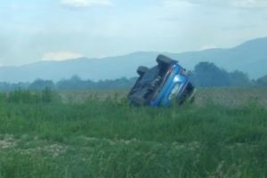 Accident grav, cu trei victime, în judeţul Satu Mare. O maşină s-a răsturnat pe un câmp