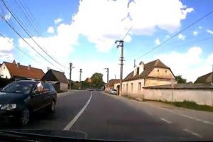 Cum poti sa mori nevinovat sau cum arată un şofer inconştient pe străzile din România? Cam aşa… | VIDEO