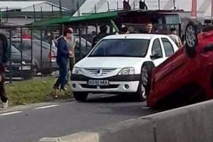 Un Peugeot s-a răsturnat la Mărăcineni