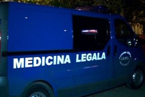 Mort în casa unui prieten