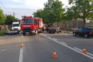 Doua masini implicate intr-un accident rutier la Rosiorii de Vede